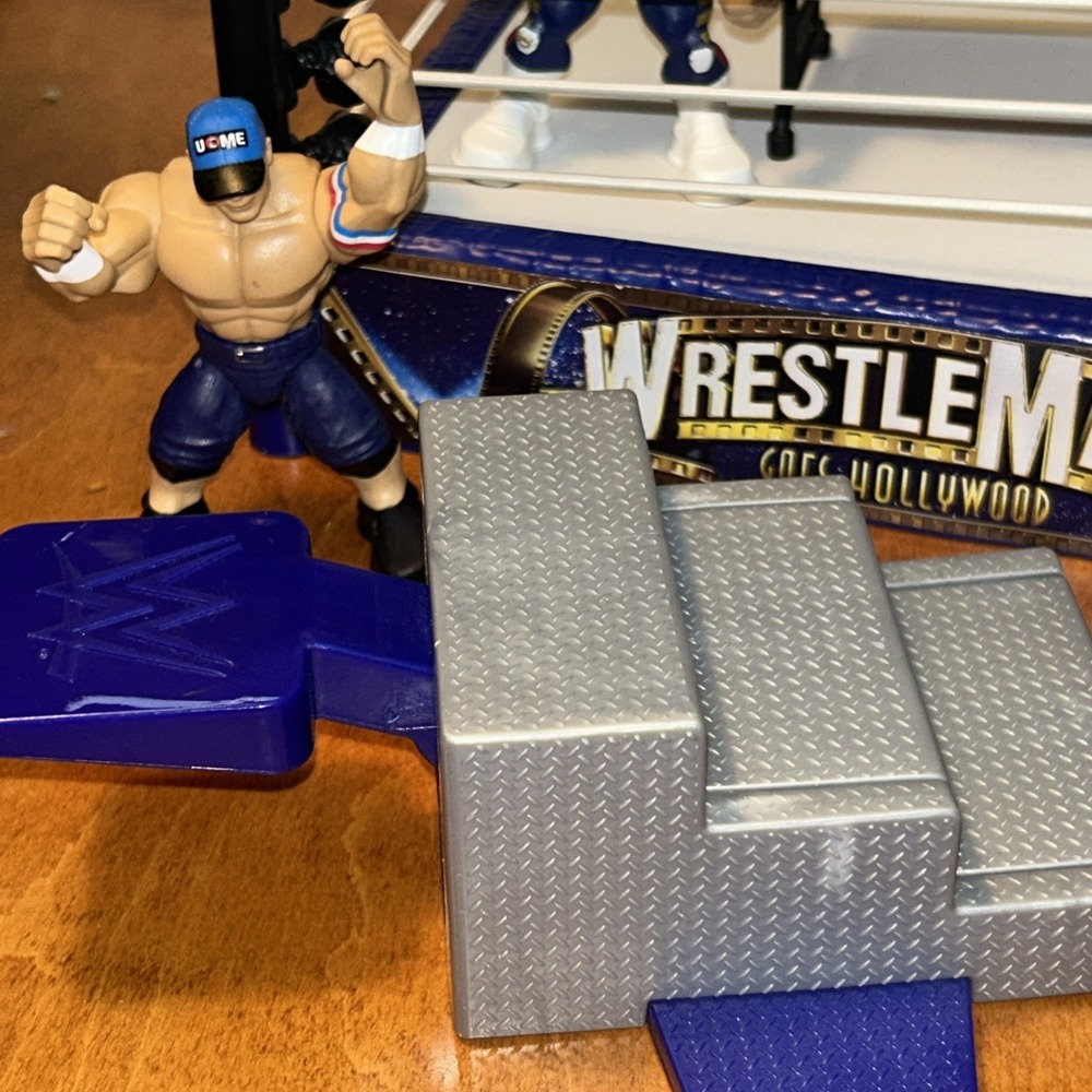 WWE Knuckle Crunchers Wrestlemania Goes To Hollwood Ring Figures Accessories B1 - Picture 2 of 4